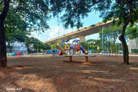 Sobrado à venda com 3 quartos, sendo 1 suíte, em Guaiaúna, São Paulo, SP