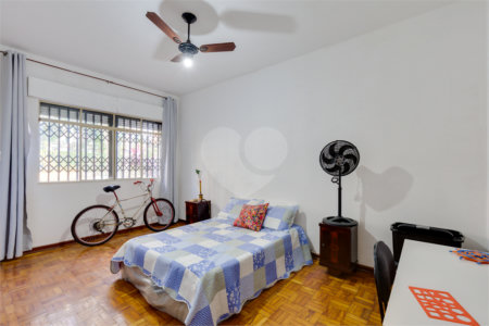 Casa à venda com 5 quartos, sendo 2 suítes, em Alto da Boa Vista, São Paulo, SP
