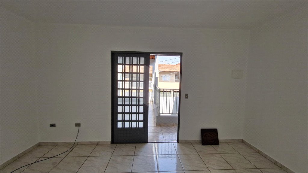 Sobrado à venda com 4 quartos, sendo 1 suíte, em Jardim Hubert, Indaiatuba, SP