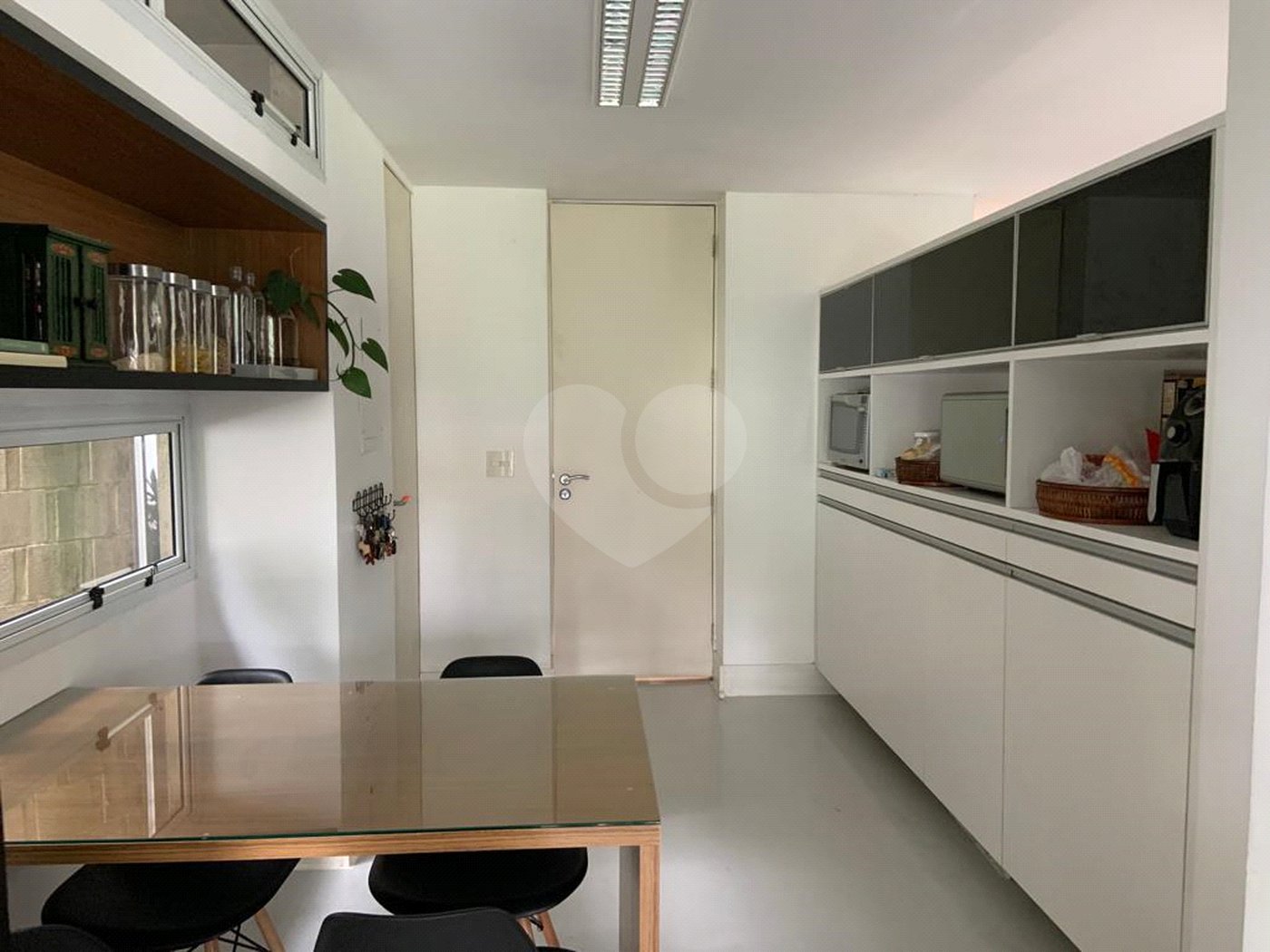 Sobrado à venda com 6 quartos, sendo 4 suítes, em Fazenda Morumbi, São Paulo, SP
