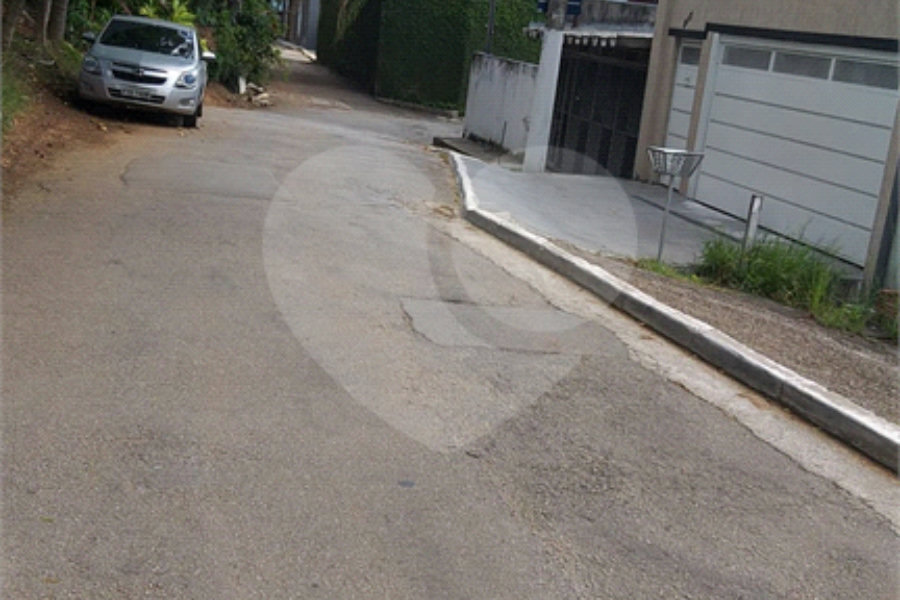 Terreno à venda com 4 quartos, sendo 1 suíte, em Parada Inglesa, São Paulo, SP