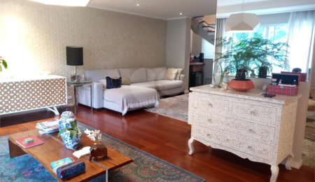 Sobrado à venda com 4 quartos, sendo 2 suítes,  em Barro Branco (zona Norte), São Paulo, SP