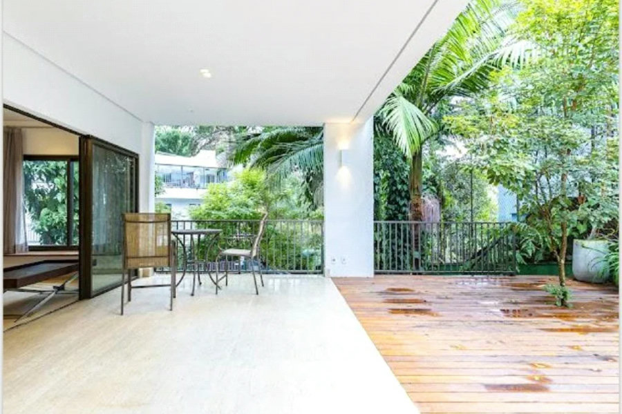 Casa à venda com 3 quartos, sendo 2 suítes, no condomínio Residencial Erika, São Paulo - SP