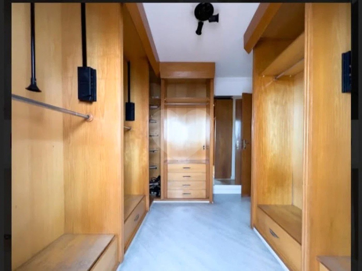 Apartamento com 120m² , 2 suítes , 2 vagas de garagem , à venda na Penha.