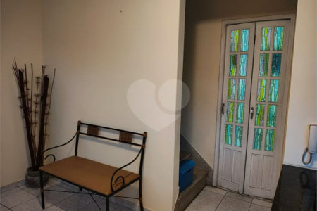 SOBRADO COMERCIAL PARA LOCAÇÃO NO RUDGE RAMOS | 197 m²