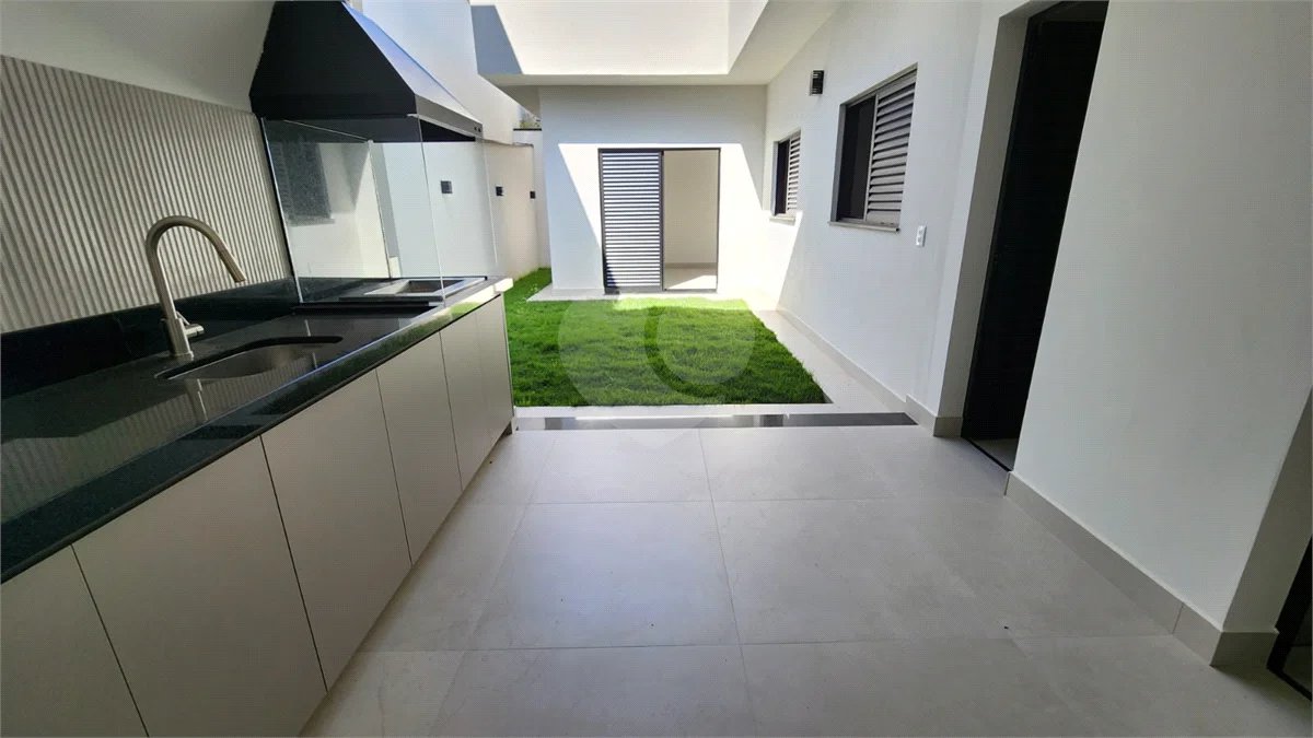 Casa Térrea Recém-Construída à Venda no Condomínio Portal do Bosque – Louveira/SP