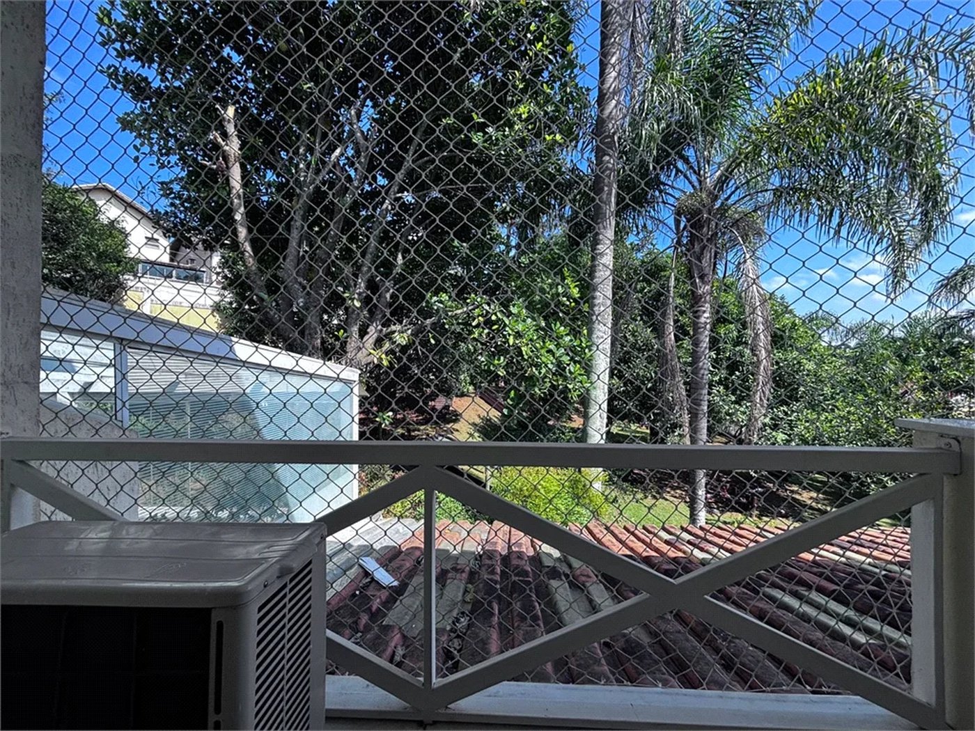 Casa à venda com 3 quartos, sendo 1 suíte,  no condomínio Villagio da Granja, Cotia - SP