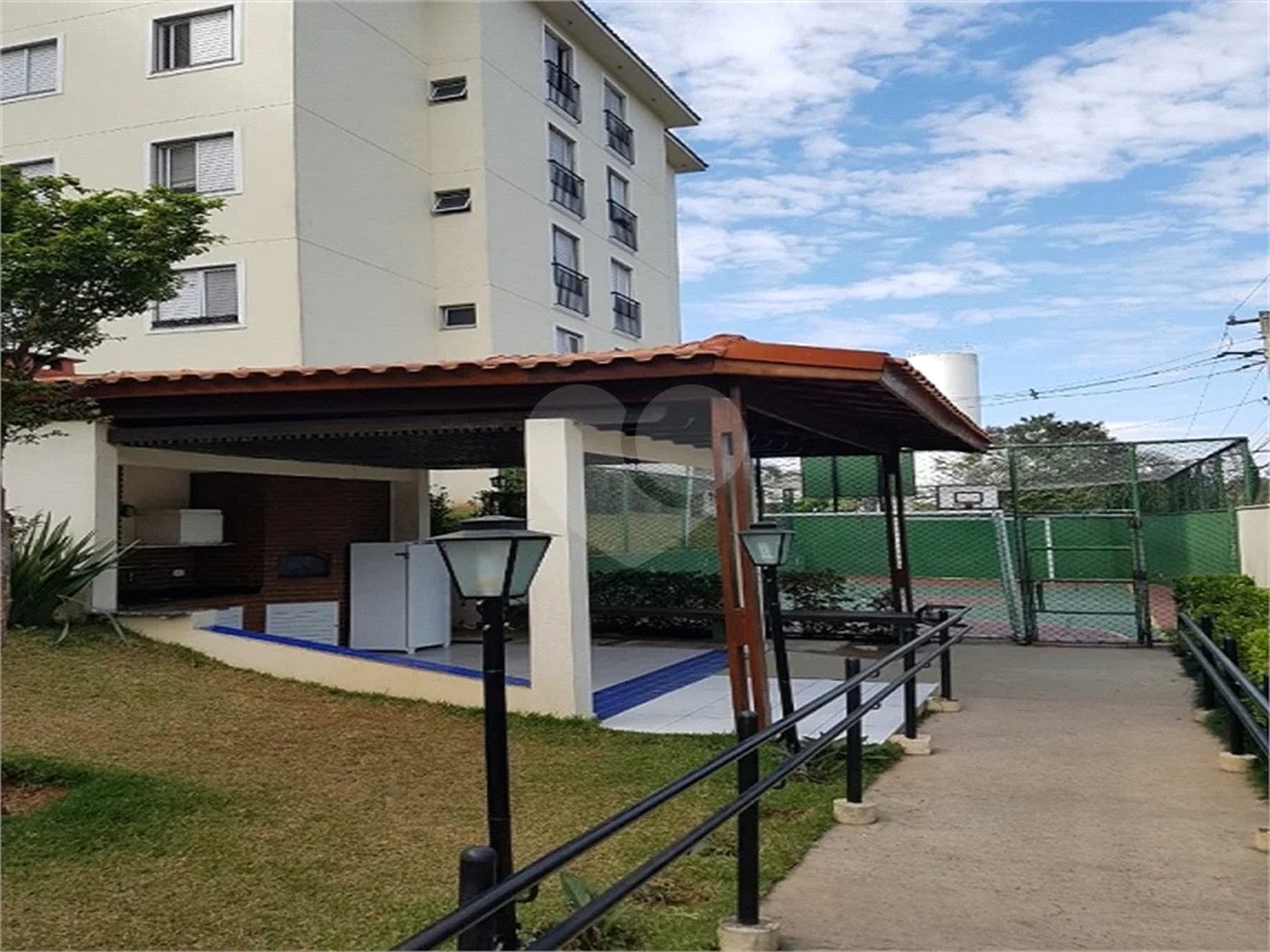 Apartamento à venda, com 1 quarto, armários, varanda, 1 vaga no Jaraguá em São Paulo