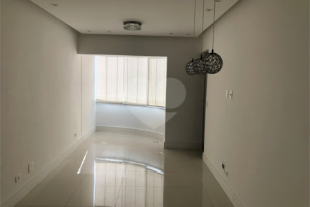 Lindo Apartamento com Varanda integrada