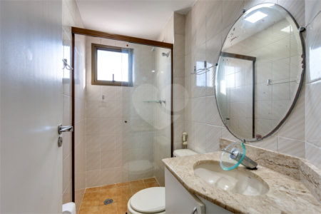 Apartamento à venda ou para alugar com 3 quartos, sendo 1 suíte,  em Alto da Boa Vista, São Paulo, SP