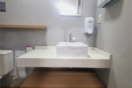 Sala comercial mobiliada para locação na Vila Olímpia