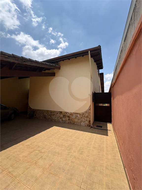 Casa Térrea à venda com 3 quartos, sendo 1 suíte,  em Vila Áurea, Poá, SP
