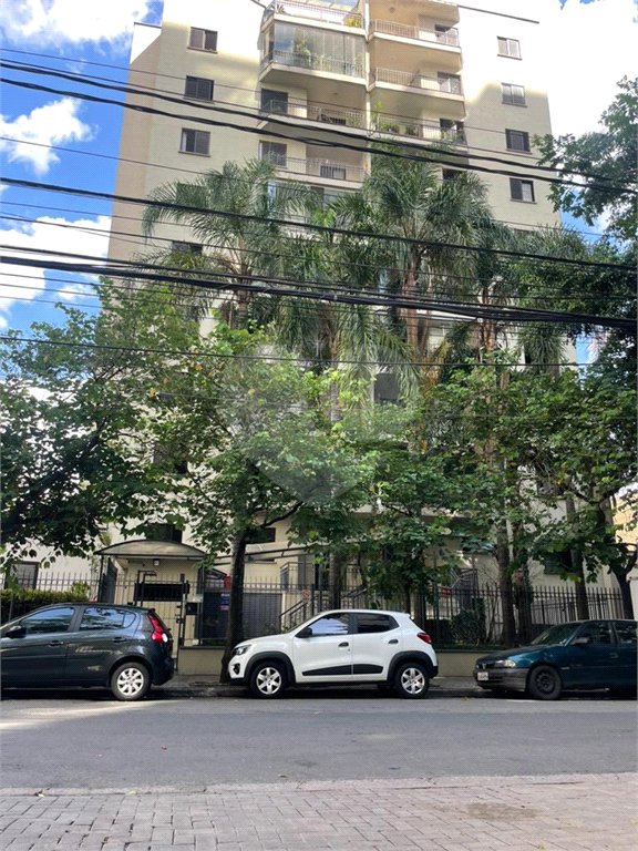 Apartamento à venda com 3 quartos, sendo 1 suíte,  em Vila Andrade, São Paulo, SP