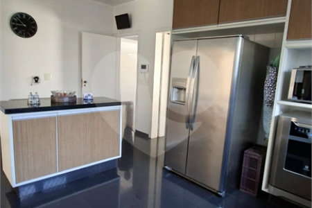 Casa à venda com 5 quartos, sendo 4 suítes, em Butantã, São Paulo, SP