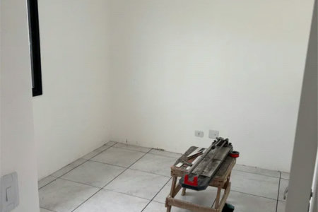 Casa à venda com 2 quartos no condomínio Sindona Parque 1, Cotia - SP