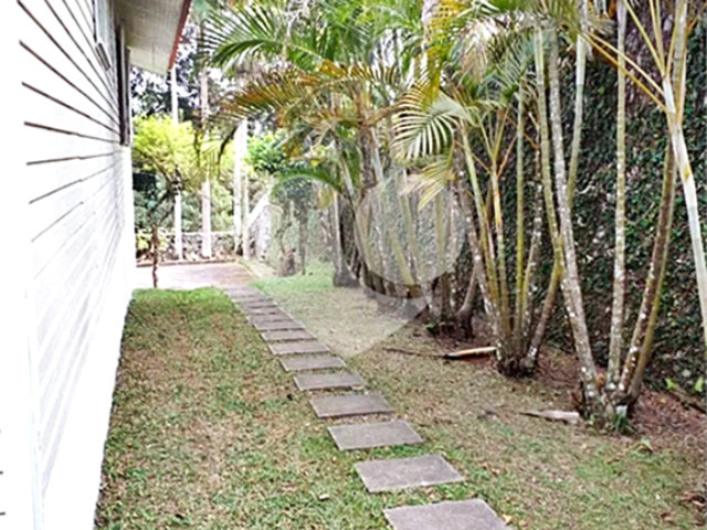 Casa à venda com 4 quartos, sendo 1 suíte,  no condomínio Parque Imperial da Cantareira, Mairiporã - SP