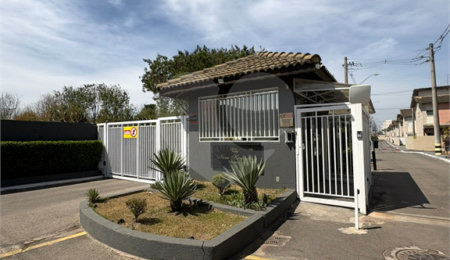 Casa à venda com 3 quartos, sendo 1 suíte, no condomínio Vila Nova Horizonte, Suzano - SP