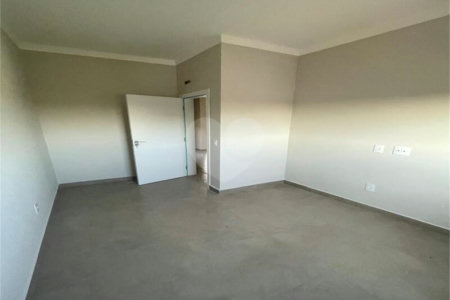 Casa à venda com 3 quartos, sendo 1 suíte, no condomínio Vila Paraty, Indaiatuba - SP