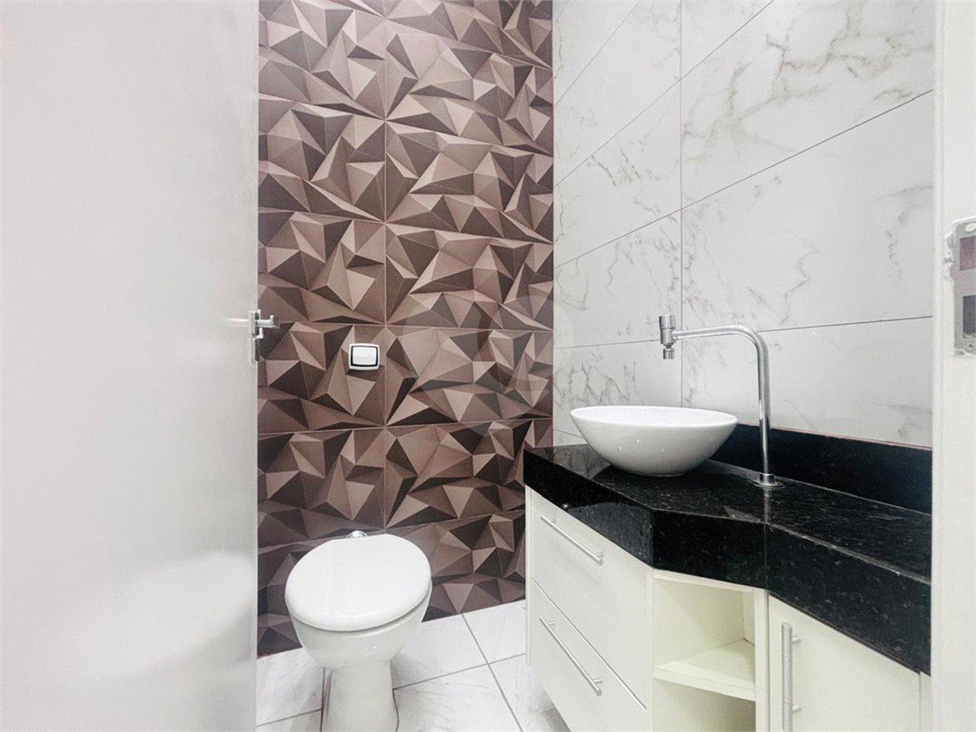 Casa à venda com 2 suítes no condomínio Horto Florestal III, Sorocaba - SP