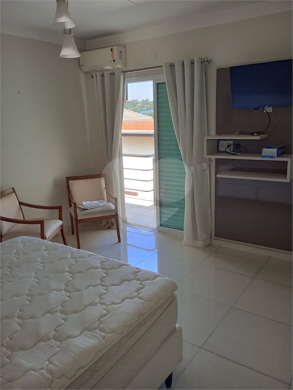 Casa à venda com 3 quartos, sendo 2 suítes, no condomínio Granja Olga II, Sorocaba - SP