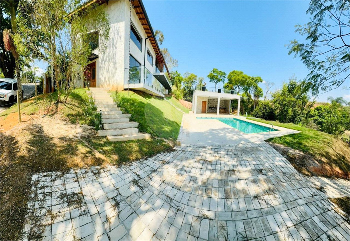 Casa à venda com 4 suítes no condomínio Associação Portal Ouro Verde, Atibaia - SP