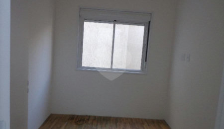 Casa à venda com 3 quartos, sendo 1 suíte, no condomínio Professor Teot?nio Monteiro de Barros Filho, São Paulo - SP