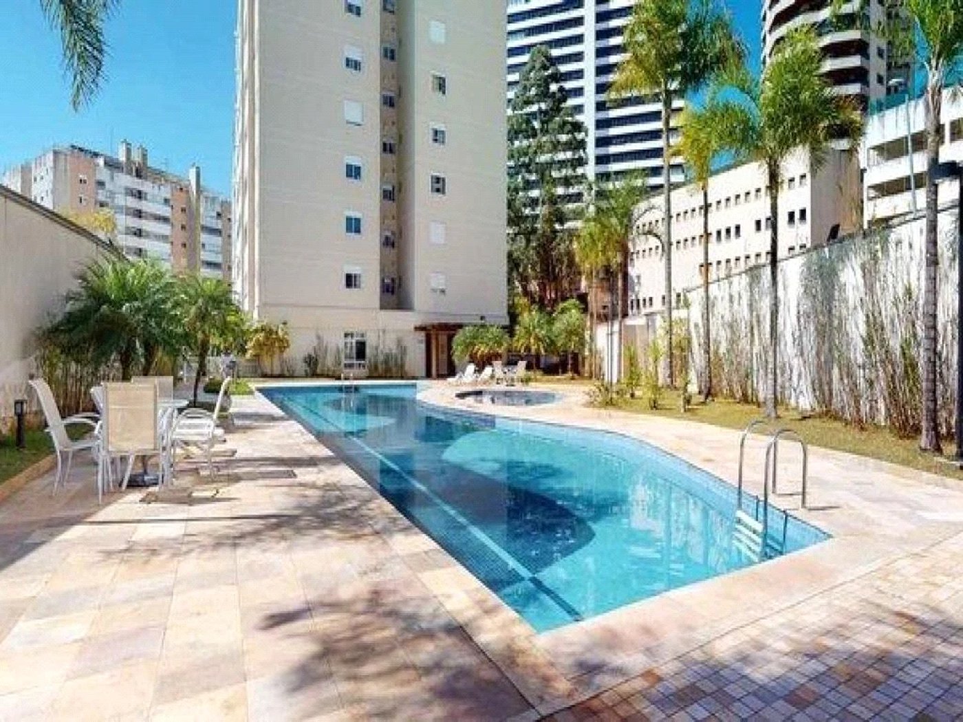 Apartamento à venda com 3 suítes em Vila Suzana, São Paulo, SP