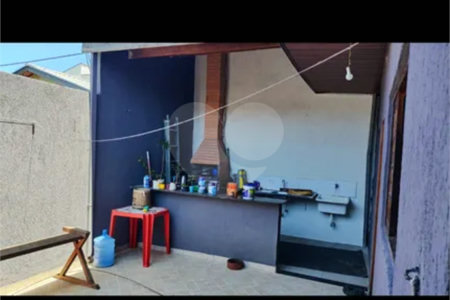 Sobrado à venda com 3 quartos, sendo 1 suíte,  em Jardim Santa Júlia, São José dos Campos, SP