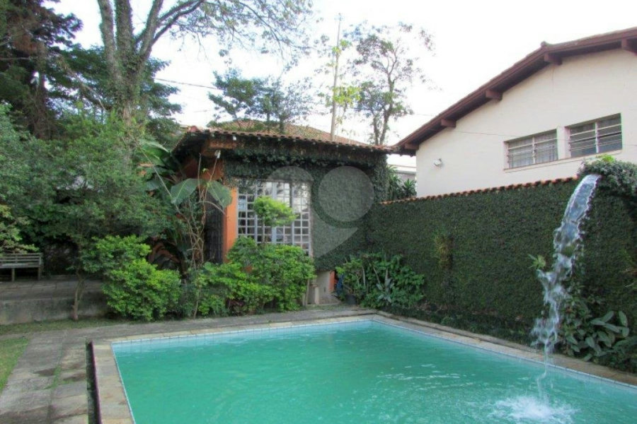 Casa Térrea à venda com 3 quartos, sendo 1 suíte,  no condomínio Travessa Nicolas Jancu,52, São Paulo - SP