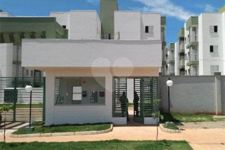Apartamento à venda com 2 quartos no Centro-sul, Várzea Grande, MT