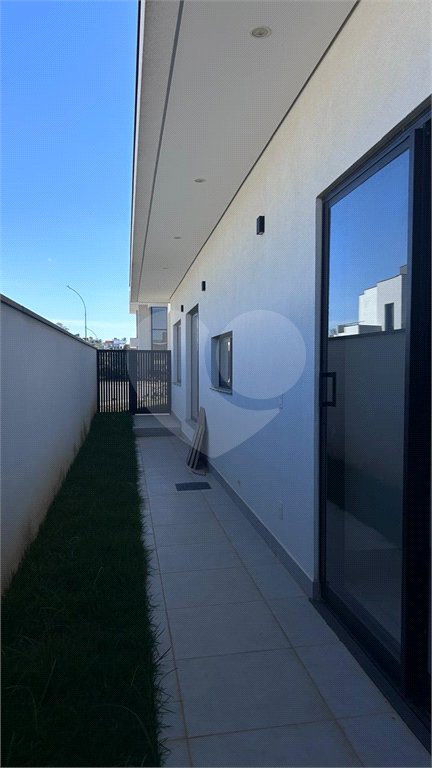 Casa à venda com 4 quartos, sendo 3 suítes, no condomínio Residencial Mont'alcino, Valinhos - SP