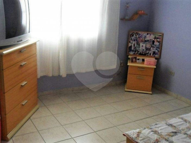 Sobrado à venda com 3 quartos, sendo 1 suíte,  em Vila Irmãos Arnoni, São Paulo, SP