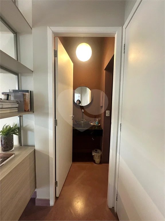 Sala comercial para venda ou locação na Avenida Paulista. 68m2