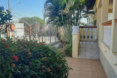 Casa à venda com 3 quartos, sendo 1 suíte, no Centro, Vinhedo, SP