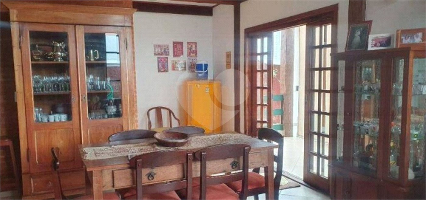 Casa à venda com 3 quartos, sendo 1 suíte, no condomínio Terras de São Francisco, Vinhedo - SP