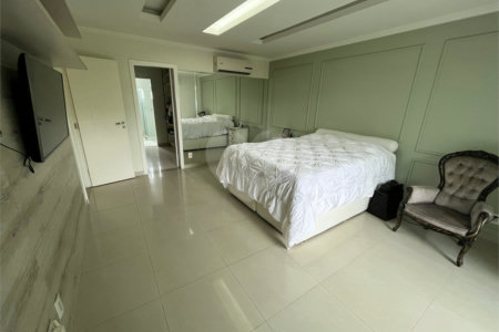 Casa à venda com 3 quartos, sendo 1 suíte, no condomínio Golden Village, Rio de Janeiro - RJ