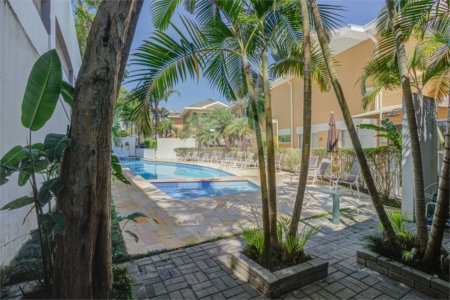 Casa à venda com 3 quartos, sendo 1 suíte, no condomínio Flora Park, São Paulo - SP
