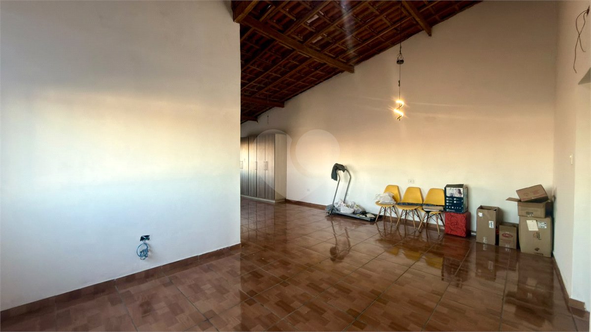 Sobrado à venda com 4 quartos, sendo 1 suíte, em Jardim Wanel Ville V, Sorocaba, SP