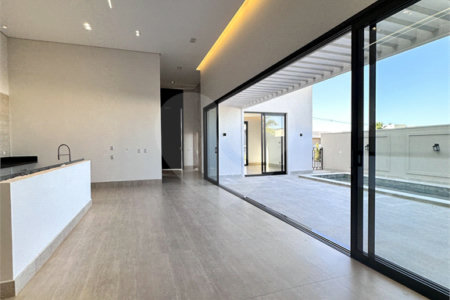Casa à venda com 3 suítes no condomínio Residencial Florais Itália, Cuiabá - MT