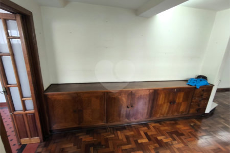 Sobrado à venda com 5 quartos, sendo 1 suíte, em Jardim Trussardi, São Paulo, SP