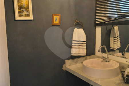 Casa à venda com 3 suítes em Vila Lavínia, Mogi das Cruzes, SP