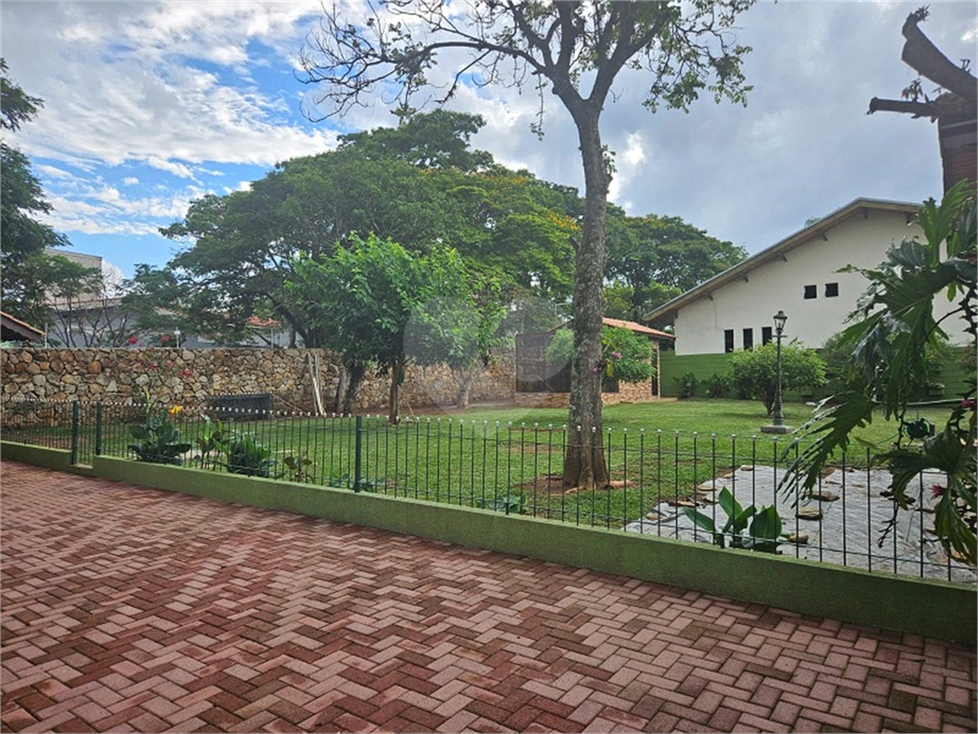 Casa à venda com 4 quartos, sendo 3 suítes, em Jardim Tapajós, Atibaia, SP