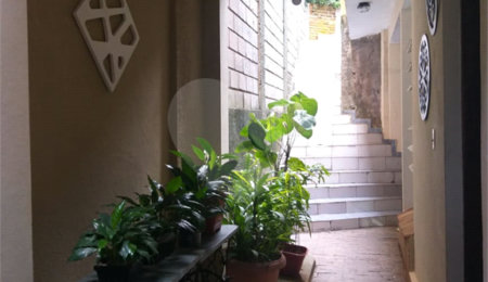 Sobrado à venda com 4 quartos, sendo 1 suíte,  em Tremembé, São Paulo, SP
