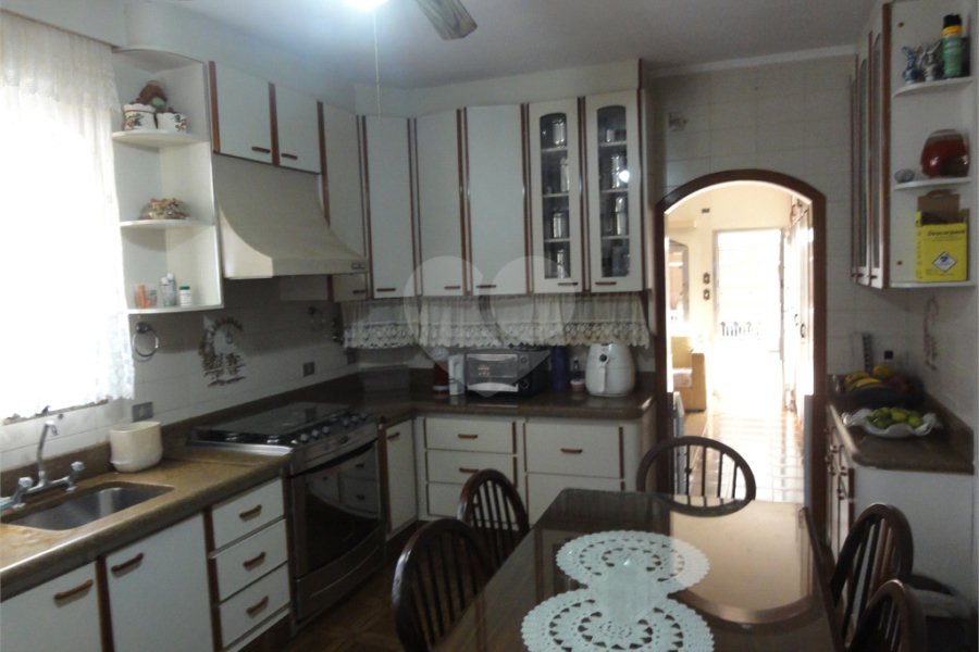 Sobrado à venda com 6 quartos, sendo 4 suítes, em Tremembé, São Paulo, SP