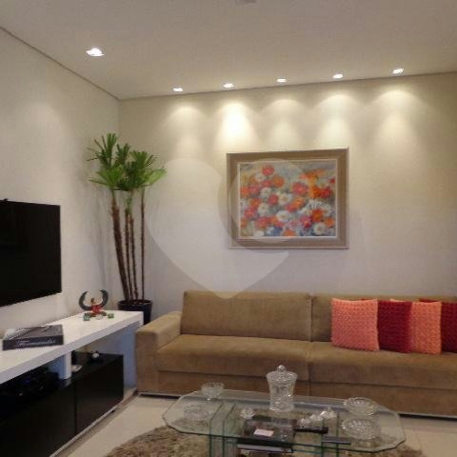 Casa Térrea à venda com 3 suítes em Jardim Franca, São Paulo, SP
