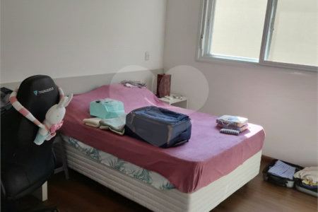 Casa à venda com 3 suítes no condomínio Estância Marambaia, Vinhedo - SP