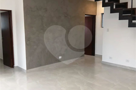 Sobrado para alugar com 2 quartos, sendo 1 suíte, no Centro, São Roque, SP