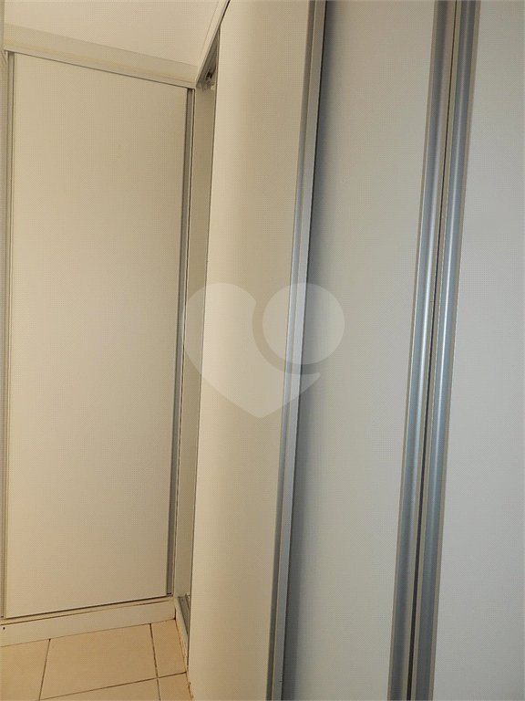 Casa à venda com 3 suítes no condomínio Recanto dos Paturis, Vinhedo - SP