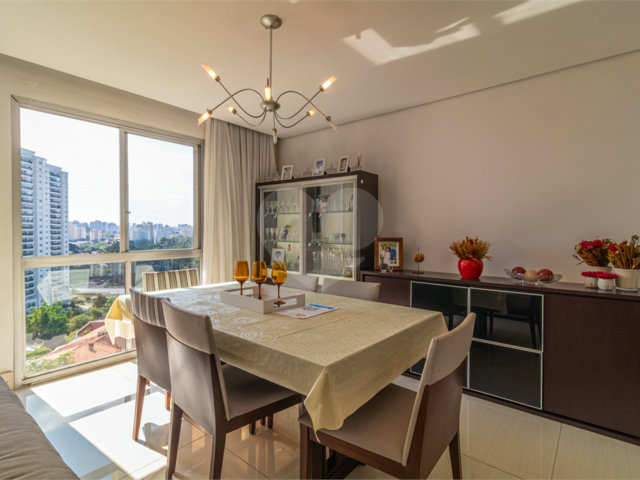 Apartamento à venda com 4 quartos, sendo 1 suíte,  em Jardim Marajoara, São Paulo, SP