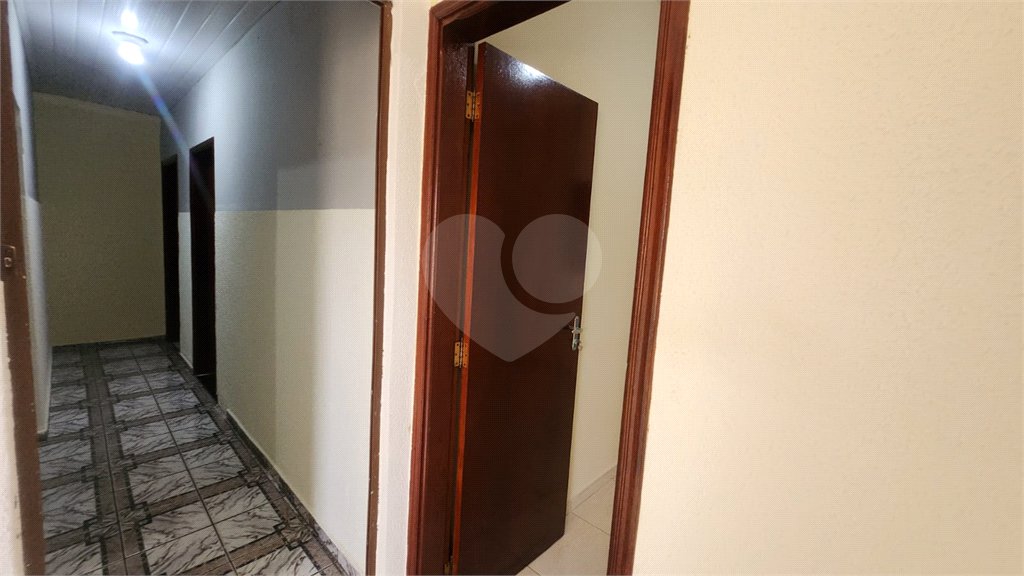 Casa à venda com 4 quartos, sendo 1 suíte, em Jardim Roberto Selmi Dei, Araraquara, SP